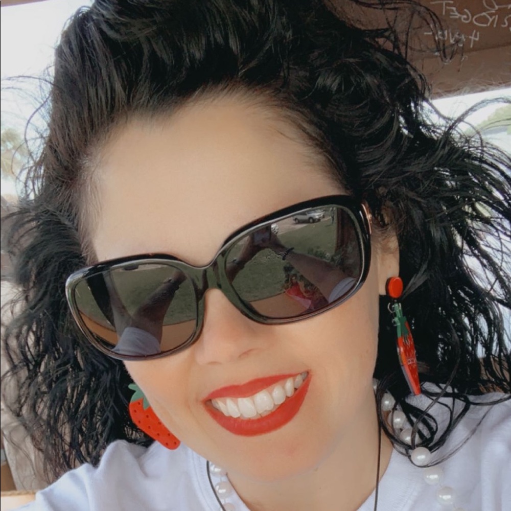 Meet your Posher, Jennifer